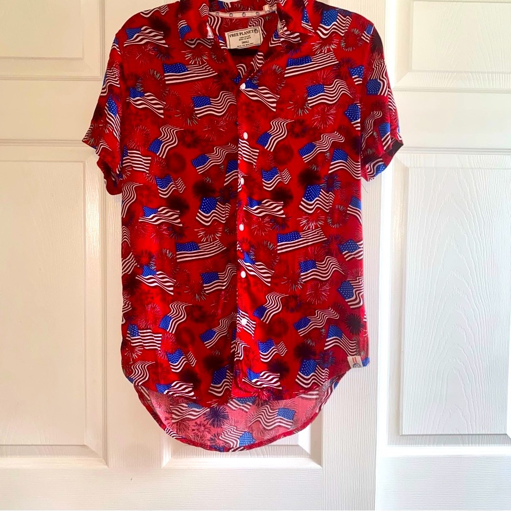 Free Planet Men’s Patriotic Button Down Shirt